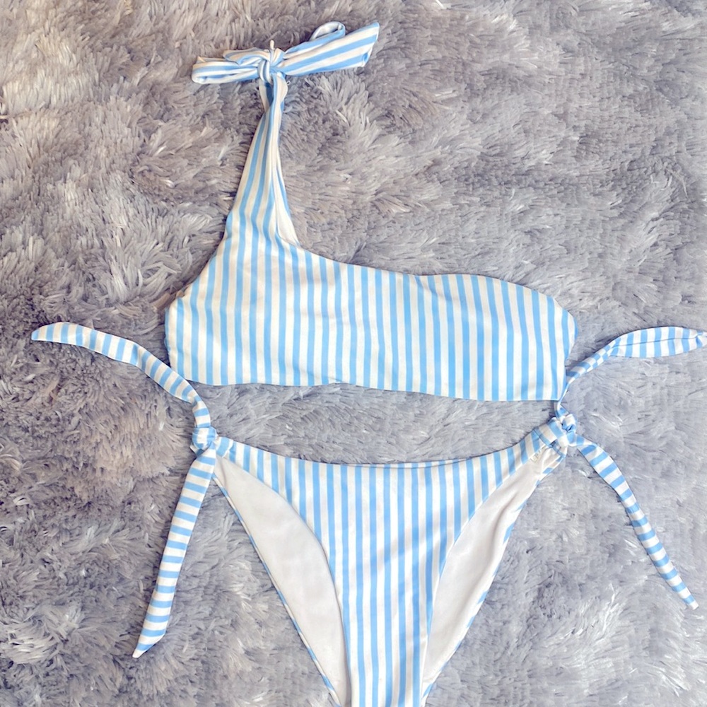 Blue & White Striped 2-Piece One-Shoulder Bikini Set Size Small
